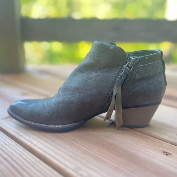 Dolce Vita brown leather ankle booties - Picture 9 of 9